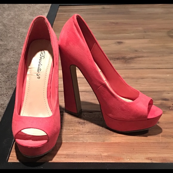 Peep toe heels