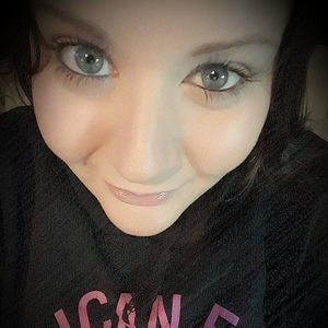 Meet your Posher, Alicia