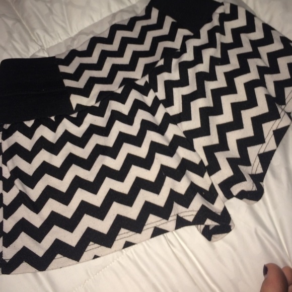 Shorts - Picture 2 of 3