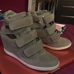 Guess sneaker wedges