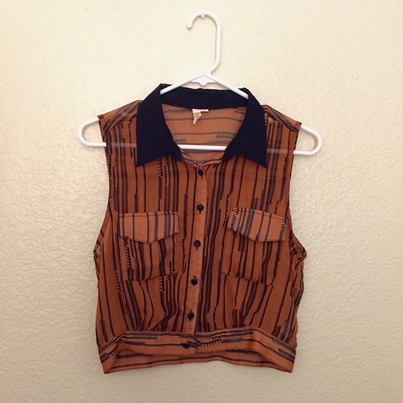 Sleeveless Button Down Pocket Shirt