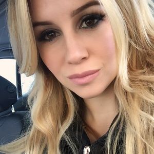 Meet your Posher, Jaclyn