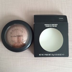 MAC Mineralize Skinfinish in So Ceylon