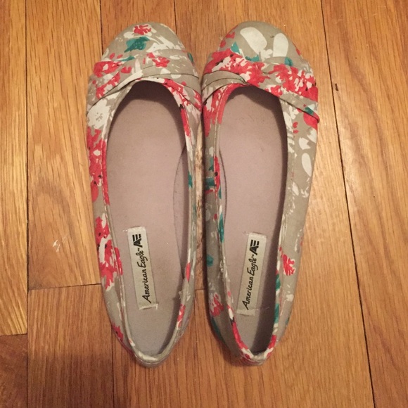 🎉BOGO🎉 Cute Floral Flats