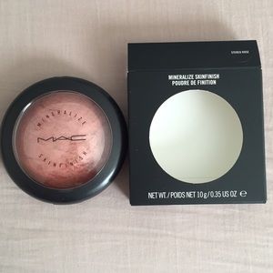 MAC Mineralize Skinfinish in Stereo Rose