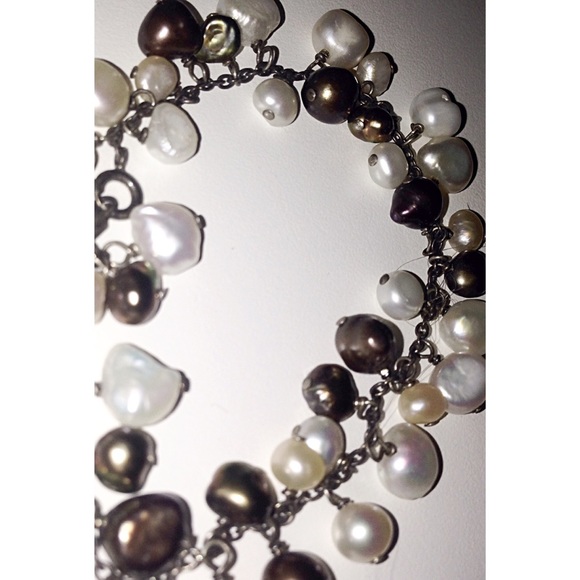 Detailed pearl bracelet. - Picture 2 of 2