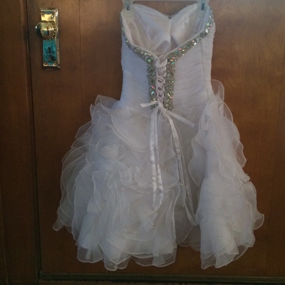 White corset short formal dress - Picture 2 of 4