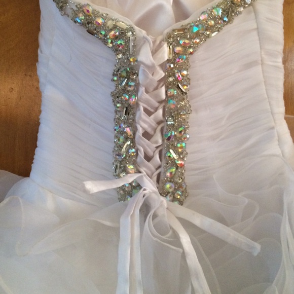 White corset short formal dress - Picture 4 of 4