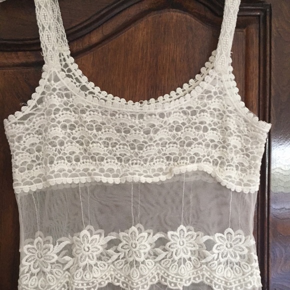 Tops - Gorgeous top🌺