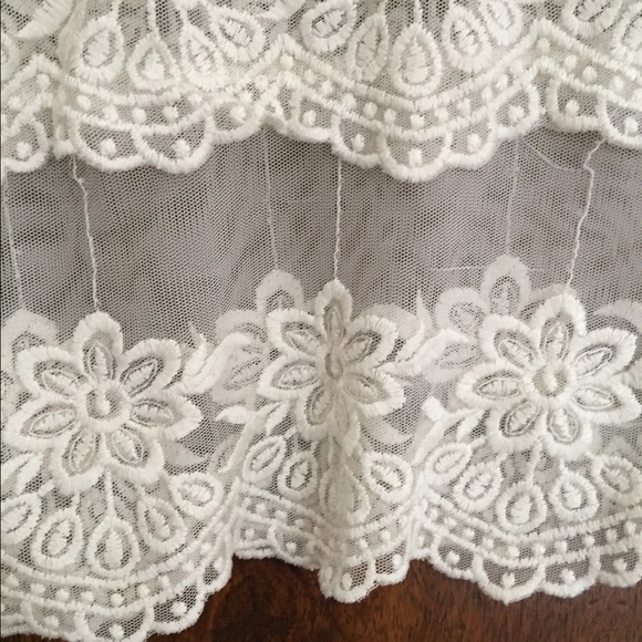 Gorgeous top🌺 - Picture 3 of 3