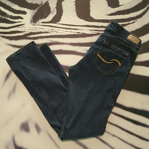 Levi's Signature Mid Rise Straight Jean
