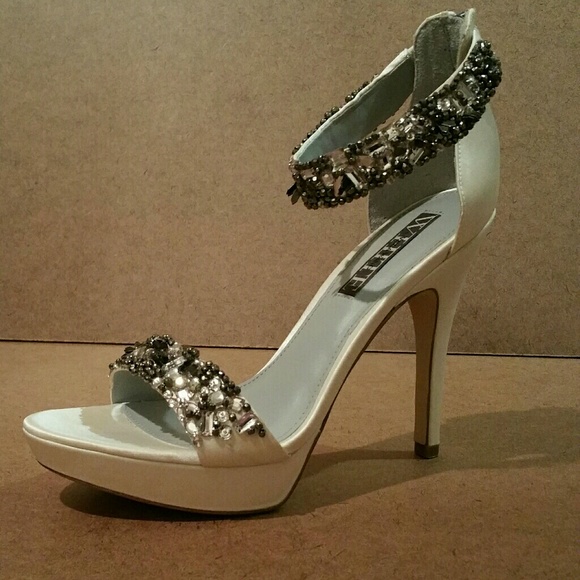 Vera Wang Bridal shoes