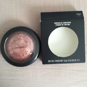 RARE MAC Mineralize Skinfinish in Northern Light