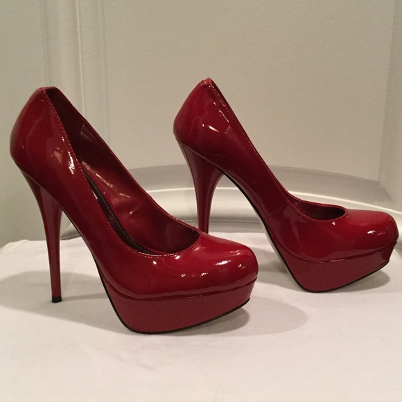 🚩price drop 🚩 🆕 Steve Madden red pumps 👠 - Picture 2 of 4