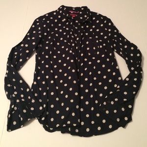 🎈Navy polka dot shirt