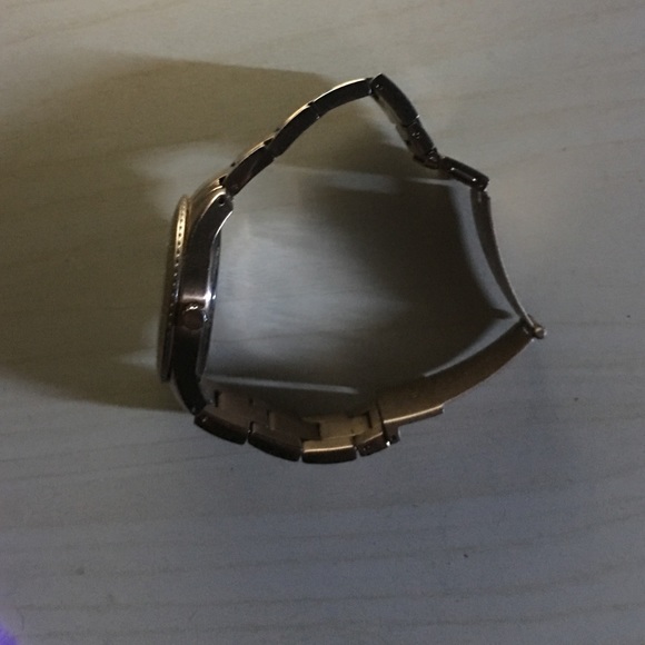 Rose Gold 🙌🏽 Fossil watch - Picture 2 of 3