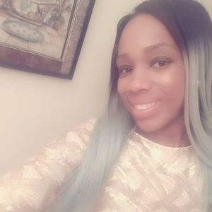 Meet your Posher, Phia