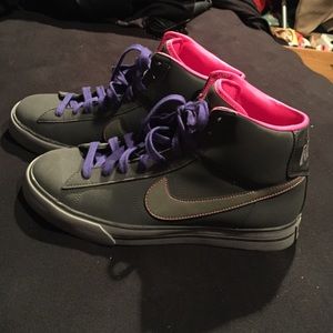 Women's High top Nikes