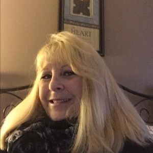 Meet your Posher, Deborah