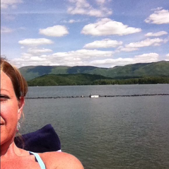 Meet your Posher, Claire - Picture 1 of 1