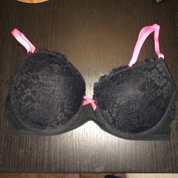 Black lace bra