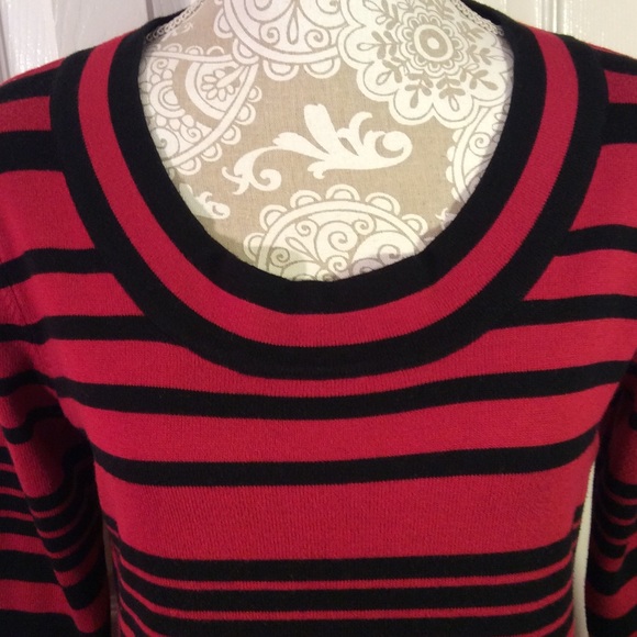 🎉😋  Red and black striped sweater - Picture 2 of 4