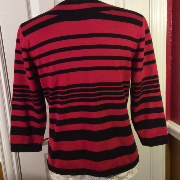 🎉😋  Red and black striped sweater - Picture 3 of 4