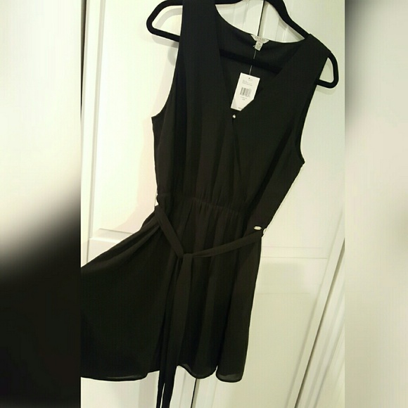 Guess simple black every day dress
