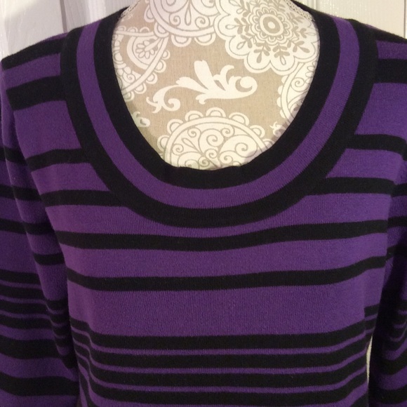 🎉😋   Purple and black striped sweater - Picture 2 of 4