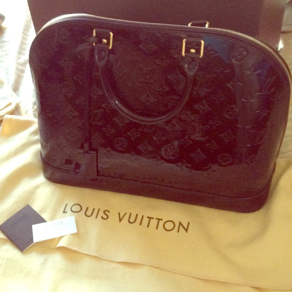 Louis Vuitton Vernis Alma GM in Amarante