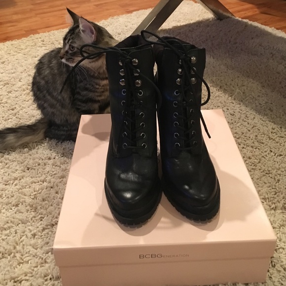 Gorgeous BCBG generation booties. Never worn! - Picture 2 of 4