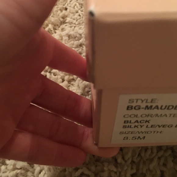 Gorgeous BCBG generation booties. Never worn! - Picture 4 of 4