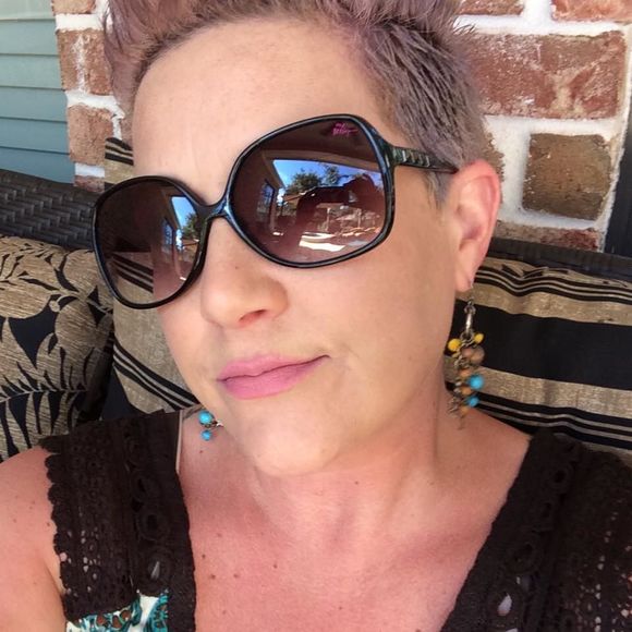 Meet your Posher, Tina - Picture 1 of 1