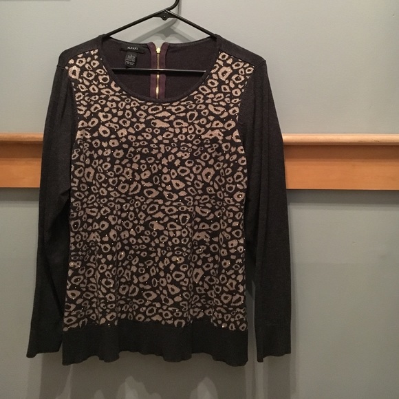 💖Sparkly animal print sweater size Large💖
