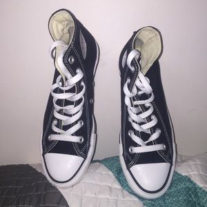 Black high top converse