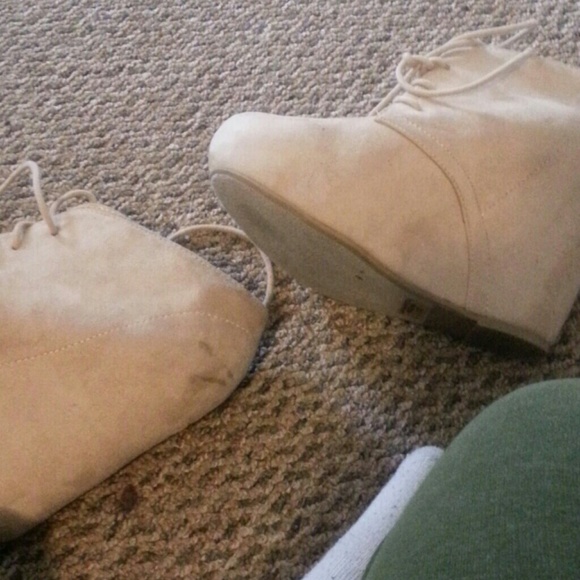 Booties - Picture 4 of 4
