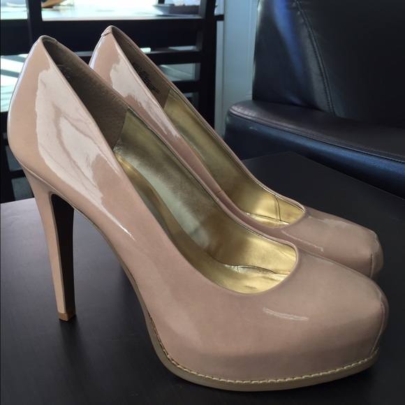 Brand New- Simply Vera nude platform heels