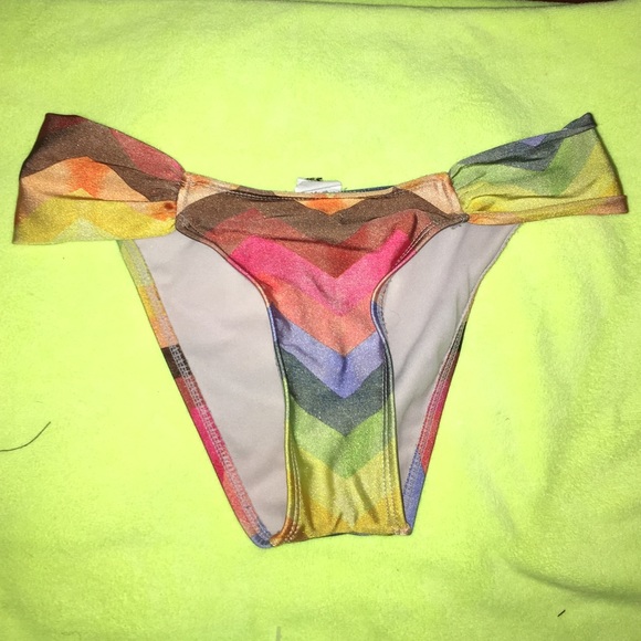 O Neil zig zag kini bottoms - Picture 1 of 2