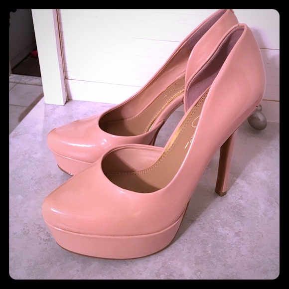 Jessica Simpson pink pumps