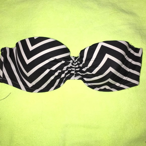 VS b&w zig zag kini top - Picture 1 of 1