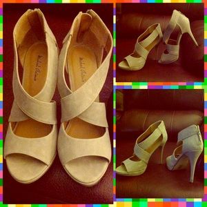 Beige/Nude high heel
