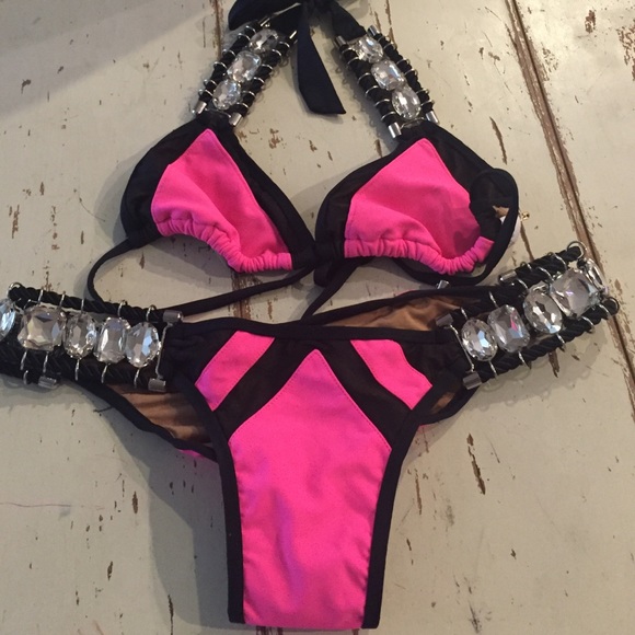 ❌SOLD❌Beach Bunny "All Roped Up" Hot Pink Black - Picture 4 of 4
