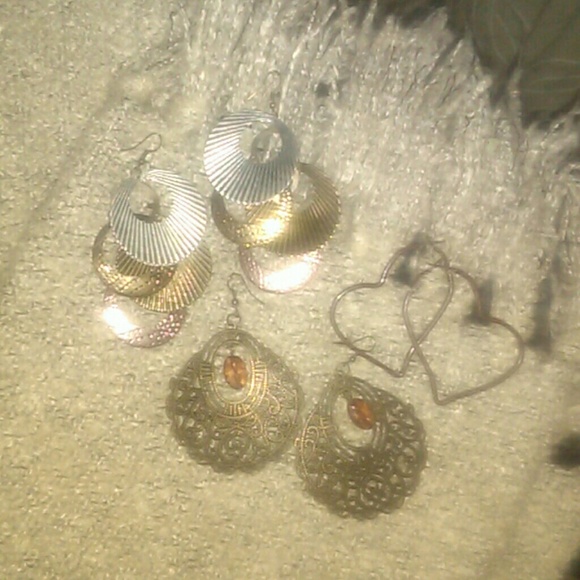 SOLD❤One pair of earrings FWP💕🍷