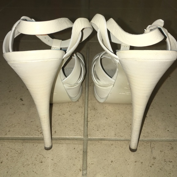 Sold - Picture 3 of 4