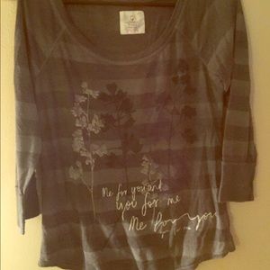 Medium American Eagle shirt