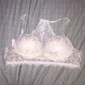 BRAND NEW VS PINK BRA
