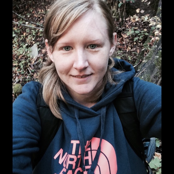 Meet your Posher, Sarah - Picture 2 of 3