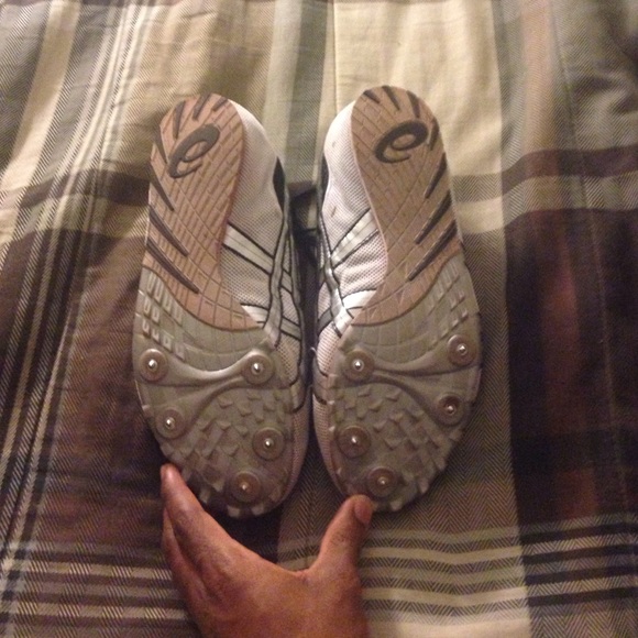 Asic track cleats - Picture 2 of 2