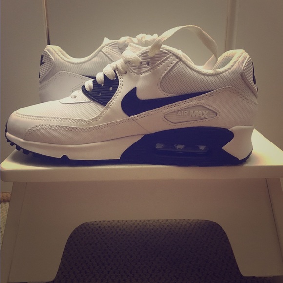 Nike Air Max 90-Women's
