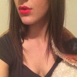 Meet your Posher, Elise